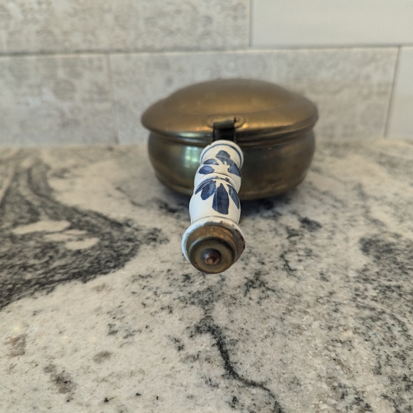 Vintage/Antique Brass footed Crumb Catcher/Silent Butler - Picture 15 of 16